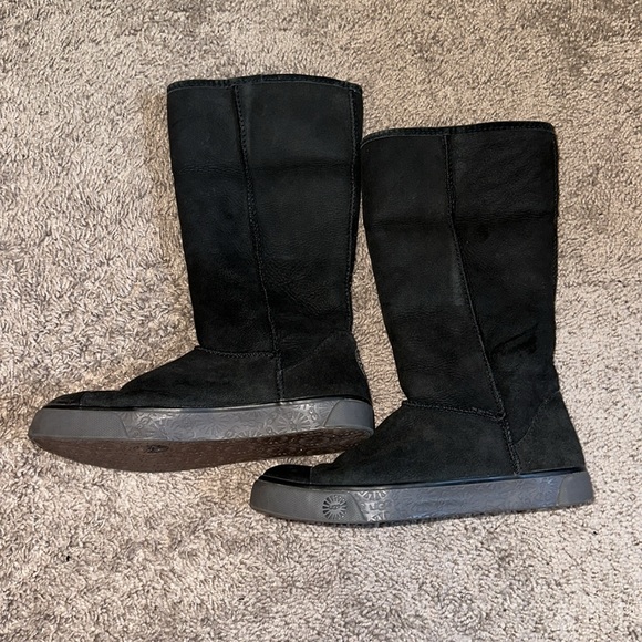 UGG Black Winter Boots with Rubber Soles And Toe cap Size 6.5 - Picture 2 of 9